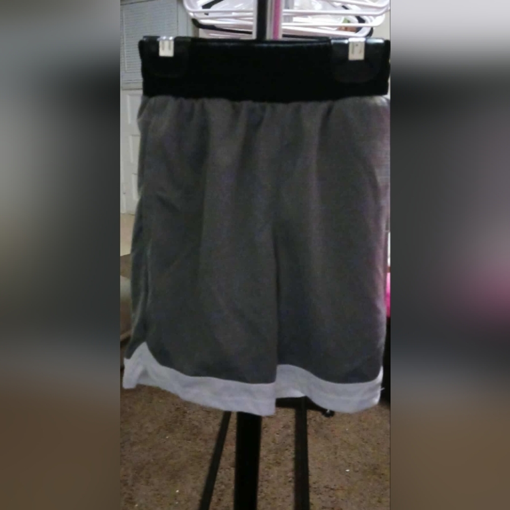 Pro Player Boys Black Gray Basketball Shorts W/pockets Size 4.  A-30